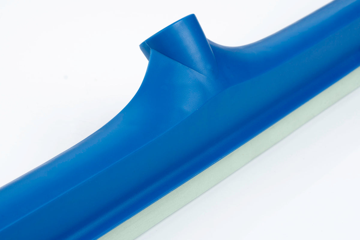 Zbierak do podłóg z białą gumą 61 cm, rama niebieska
